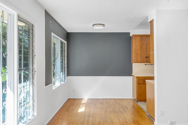 Building Photo - 1129 Lincoln Blvd