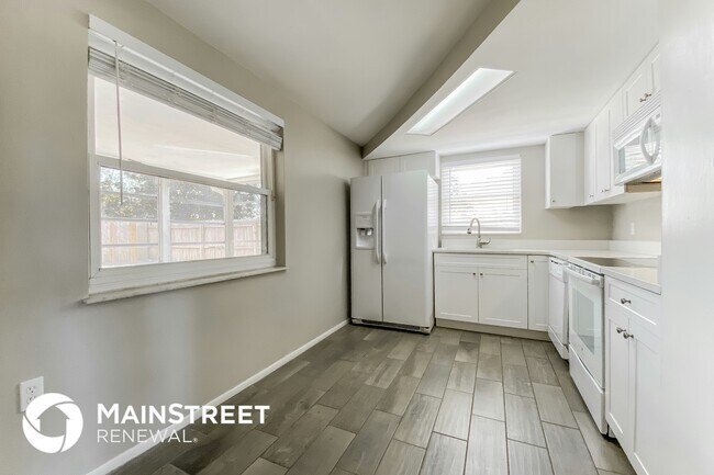 Foto del edificio - 3128 Brompton Dr