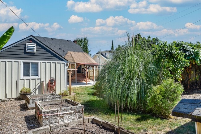 Foto del edificio - 4 Bedroom 2 Bathroom Home in Salem