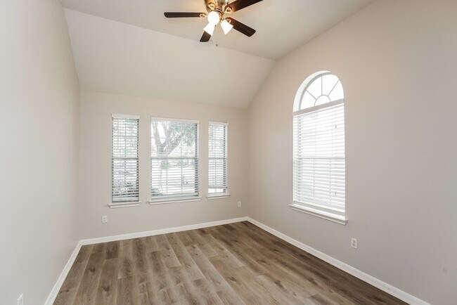 Foto del edificio - 20739 Baron Bend Ln