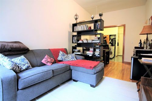 Foto principal - 250 W 75th St