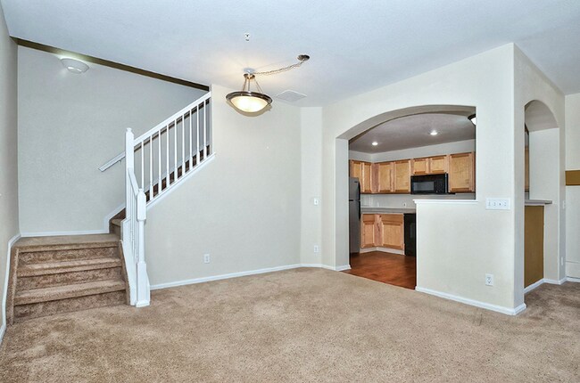 Building Photo - 479 Black Feather Loop
