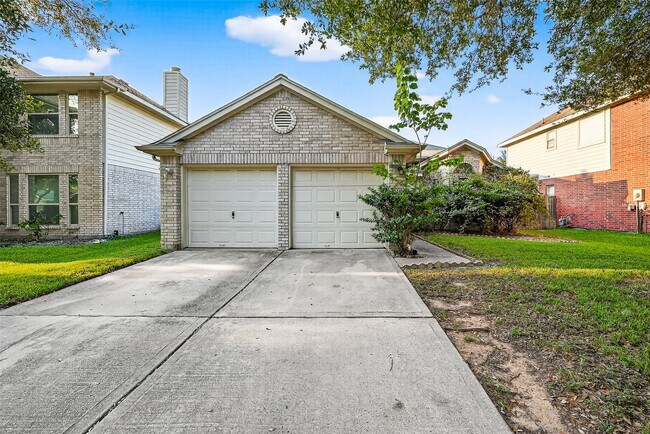Building Photo - 15242 Kingsbridge Way