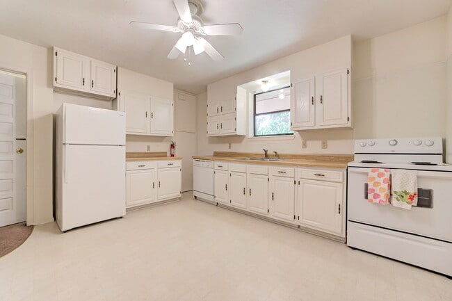 Foto del edificio - 604 S Flood Ave