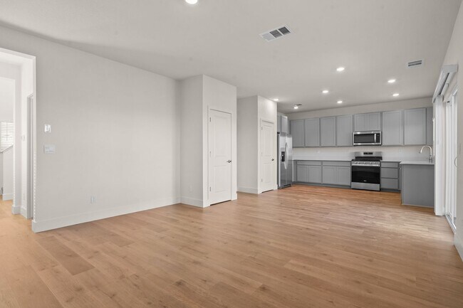 Building Photo - The Aspen - Luxurious 3 Bedroom 2.5 Bath T...