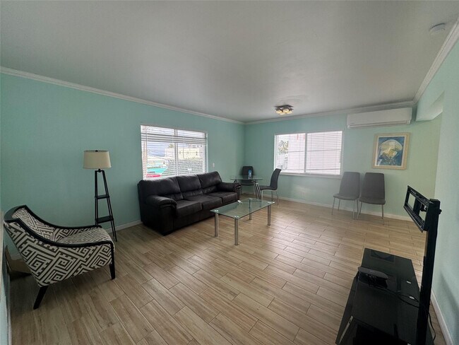 Foto del edificio - 323 Monroe St