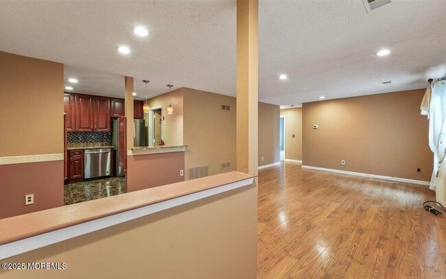 Foto del edificio - 19 Augusta Ct