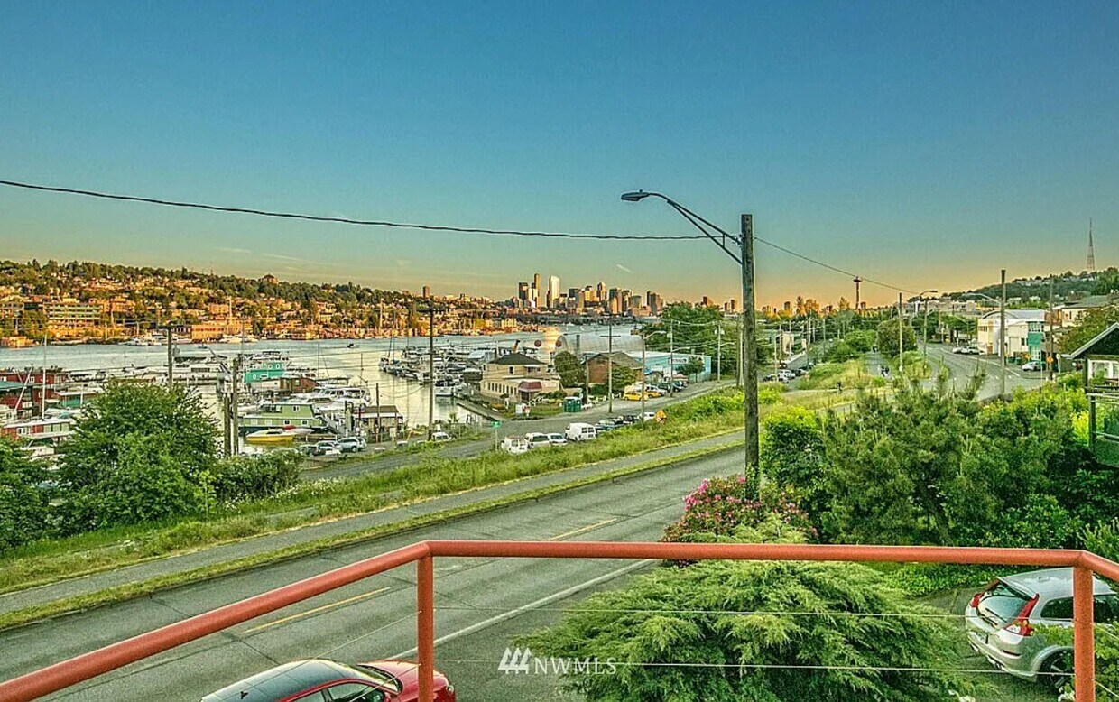 Foto del edificio - 2326 N Pacific St