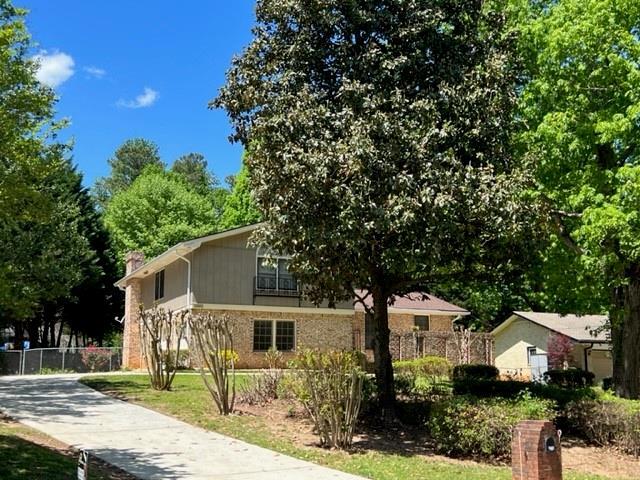 Building Photo - 5262 Happy Hollow Rd