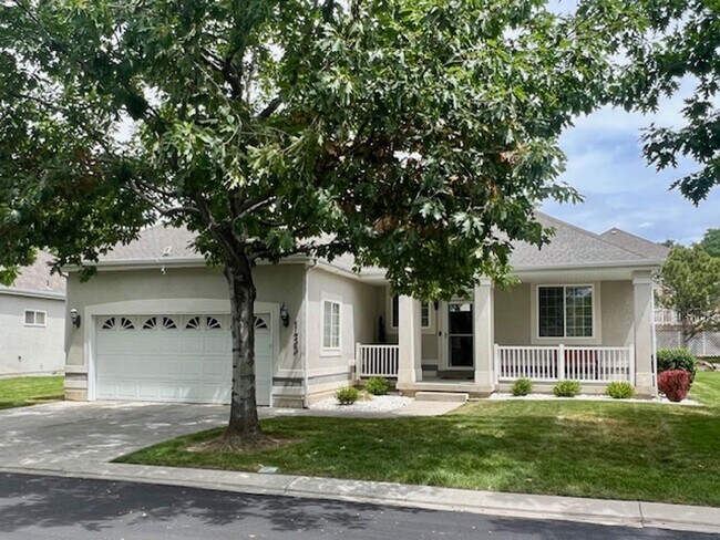 Foto del edificio - House for Rent in the Gated Community of W...