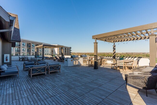 Foto del edificio - The Grove 2/2 Furnished