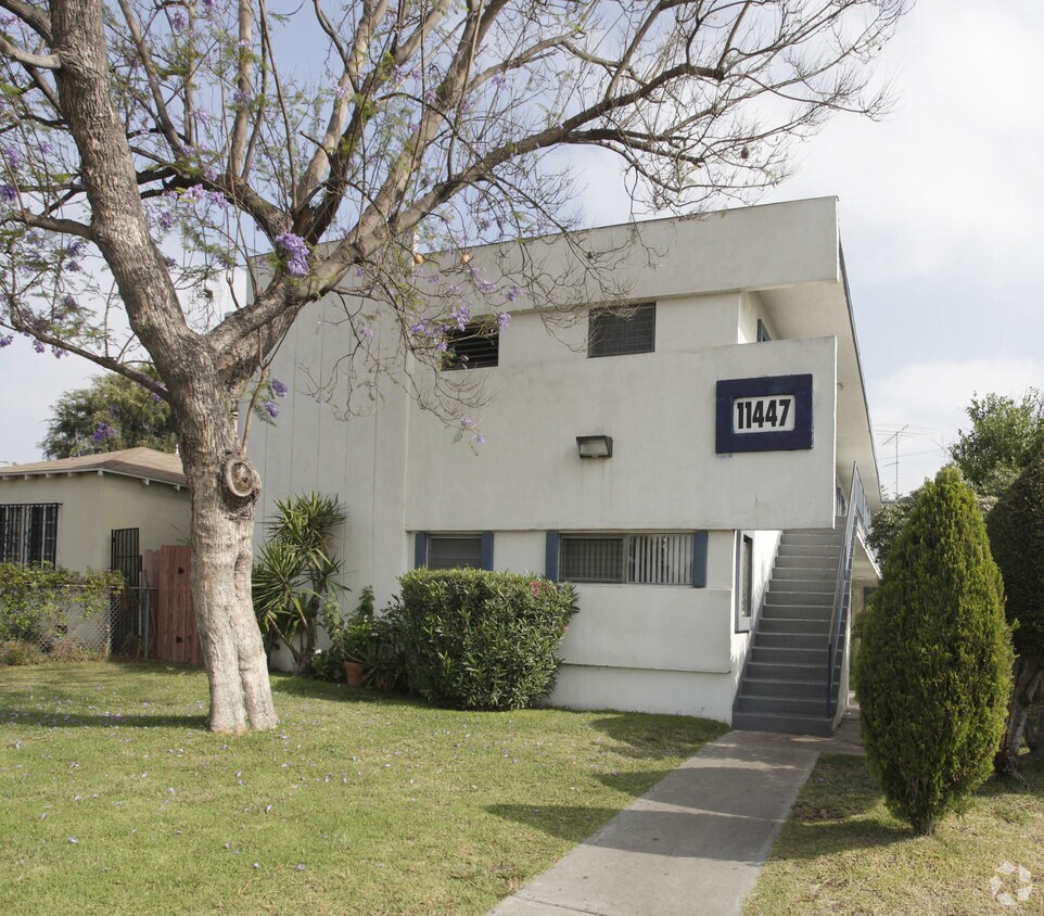 Primary Photo - 11447 Tiara St