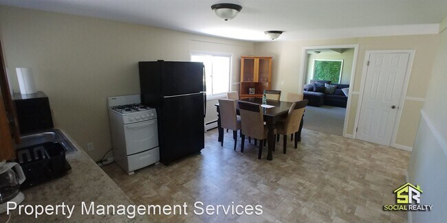 Foto del edificio - 4 br, 1 bath House - 10790 E Traverse Hwy