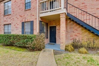 Building Photo - 2255 Braeswood Park Dr