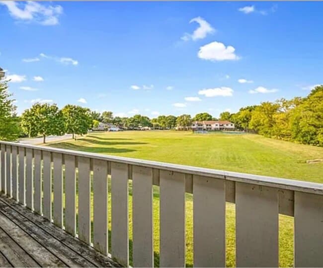Private balcony - 1022 Boxwood Ct