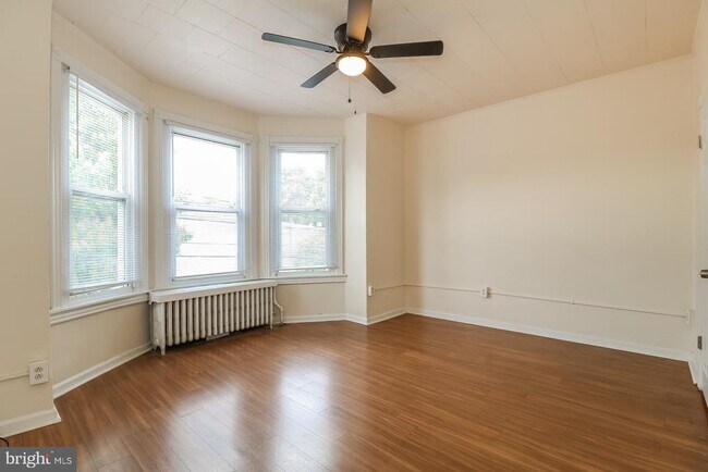 Building Photo - 2047 S 60th St