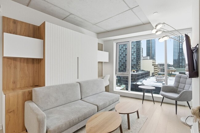 Building Photo - 360 Rue Mayor