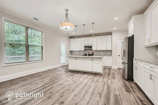 Building Photo - 4 br, 3.5 bath House - 2638 Oakdale St NW ...