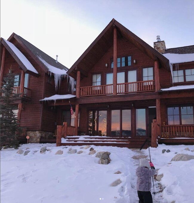 Building Photo - 19 Shadow Lake Dr