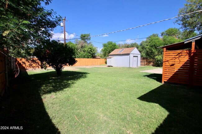 Building Photo - 4538 N 14th Pl