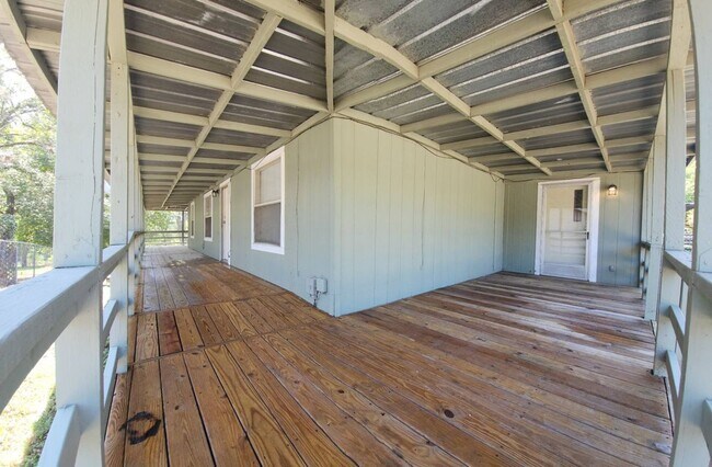 Building Photo - 590 Canal Ln