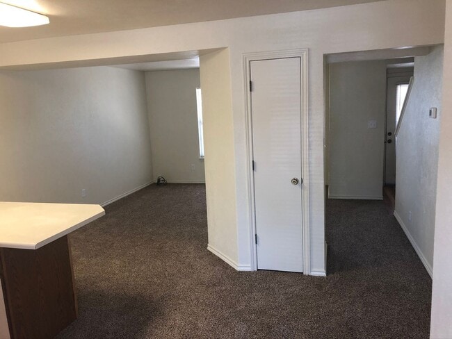 Photo - 2 bed/2.5 bath Townhome in Rockrimmon!