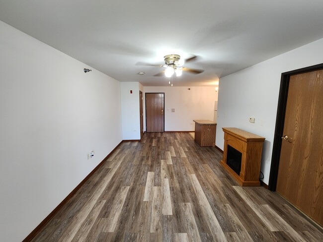 Building Photo - 3370 W Brooke Ave