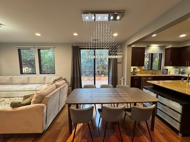 Building Photo - 3192 Fallen Leaf St