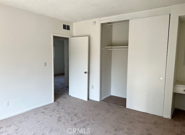 Building Photo - 359 Riverdale Dr