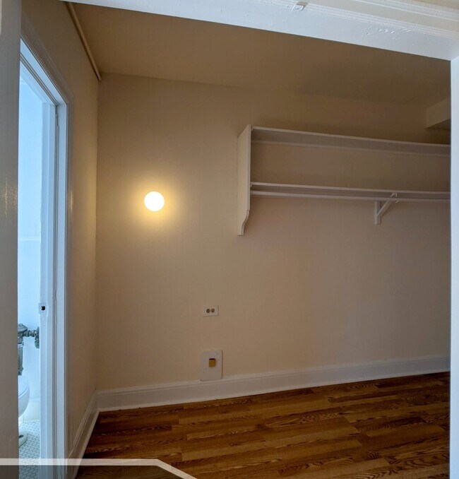 Foto del edificio - 3335 W Diversey Ave