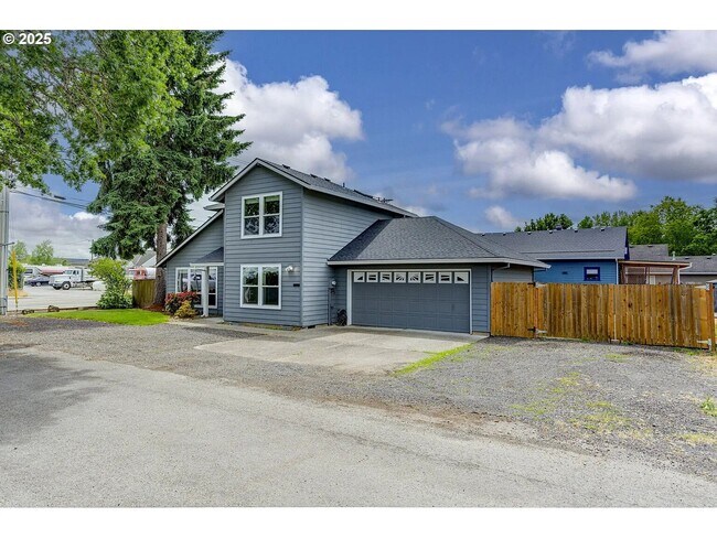 Foto del edificio - 3017 SE Brookwood Ave