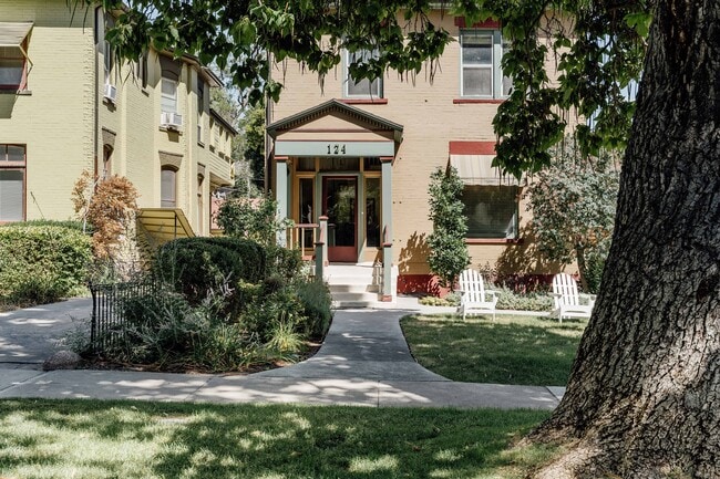 Building Photo - 124 G St