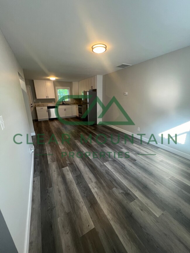 Foto del edificio - Updated 2BR 1BA Townhome in downtown Greer!