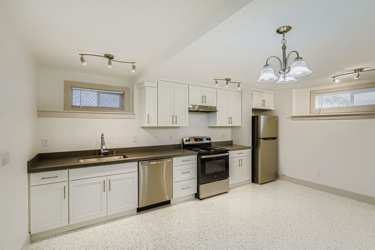 Foto principal - 2800 E Yesler Wy