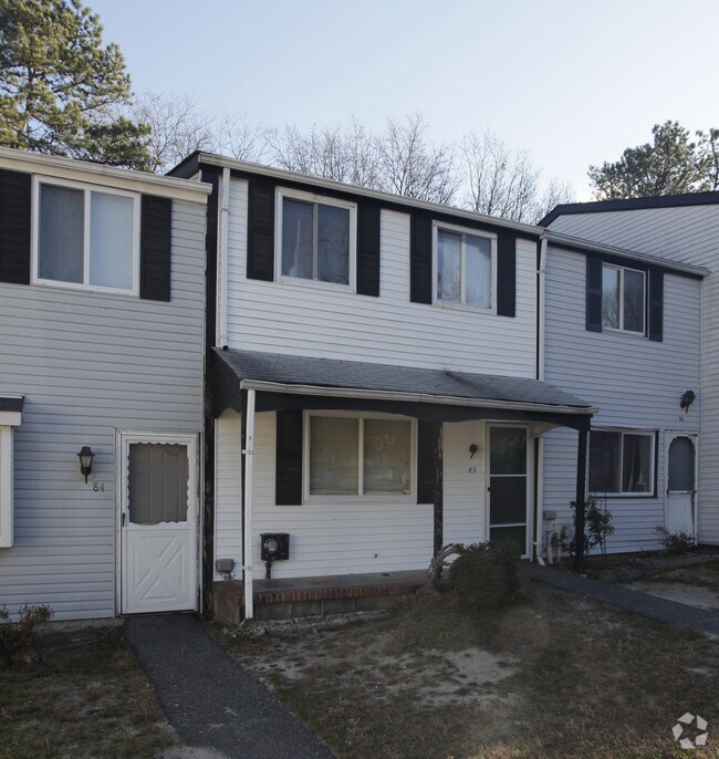 85 Hill Ct Calverton, NY 11933 Rentals Calverton, NY