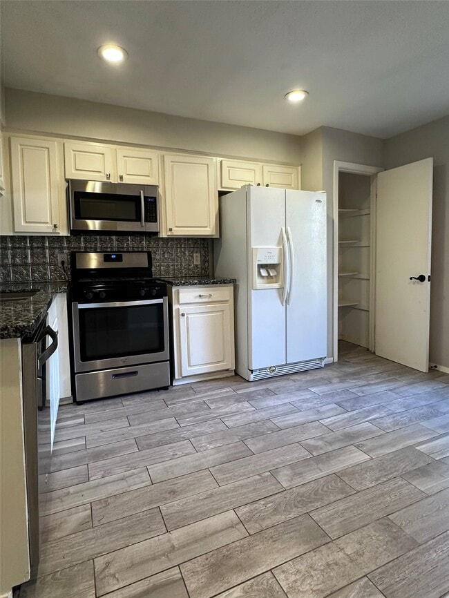 Building Photo - 3223 Brooktree Ln