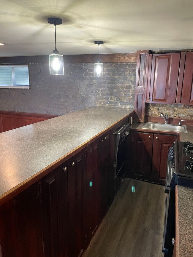 Foto del edificio - Cozy 1 Bedroom 1 Bathroom Basement Unit!