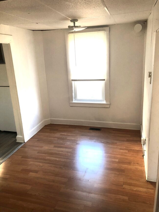 Building Photo - 713 E Michigan St