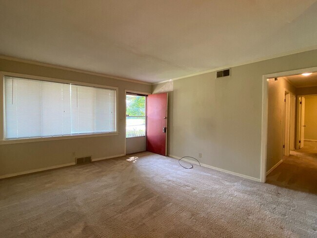 Foto del edificio - Coming Soon: 3 bedroom, 1 bath Home Ready for Move-In!