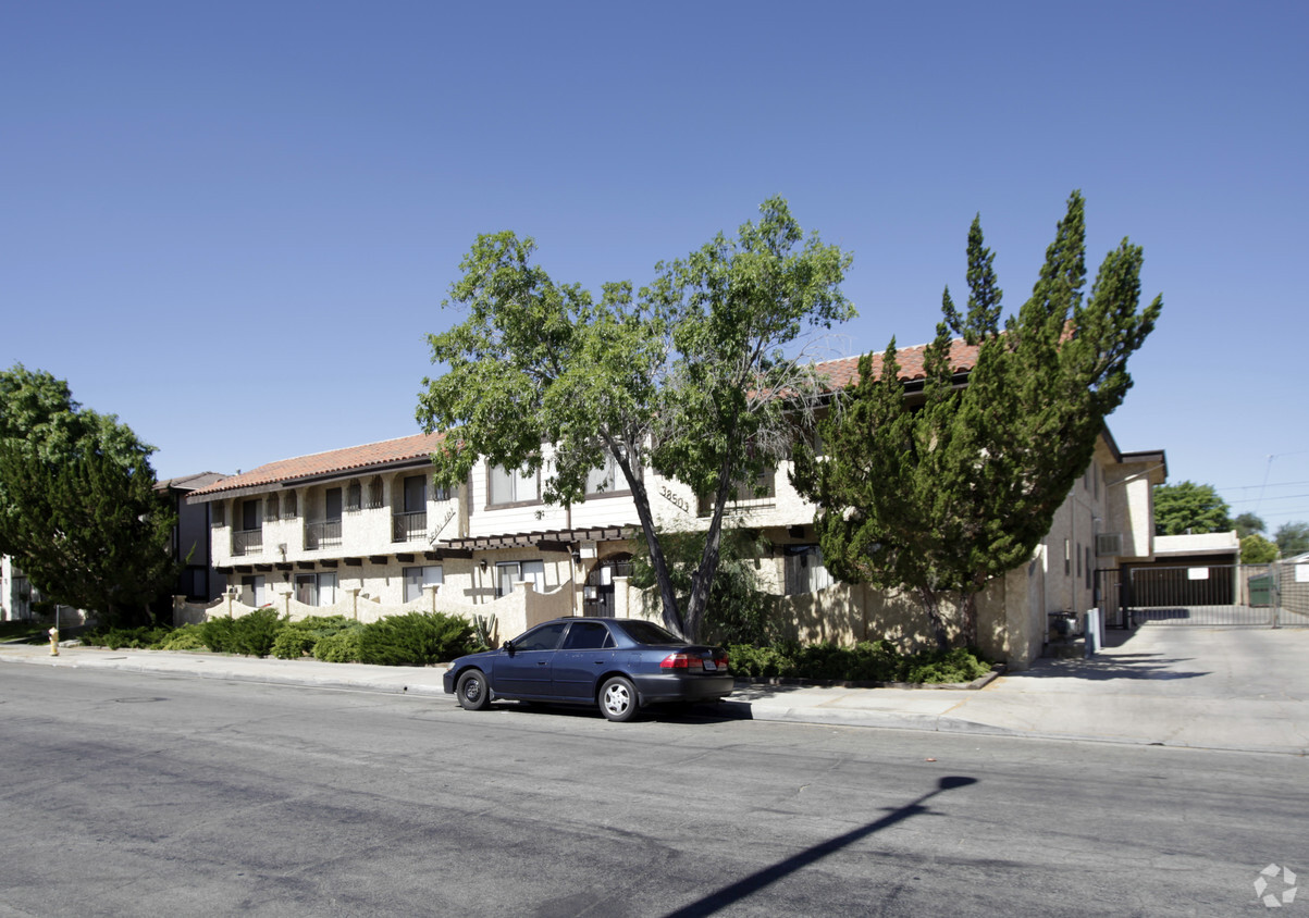 Foto principal - 38503 5th St E