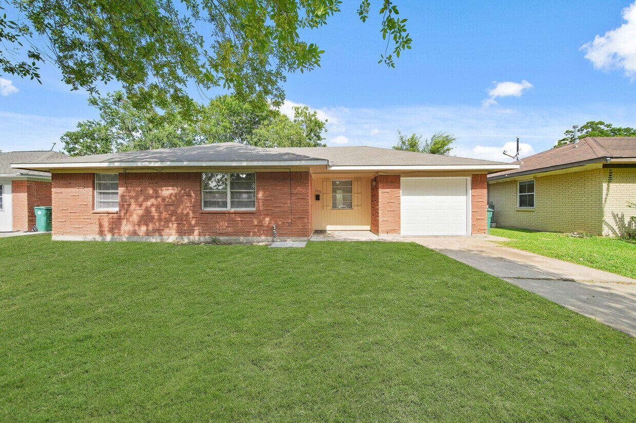 Foto principal - 2206 Hickory Ln