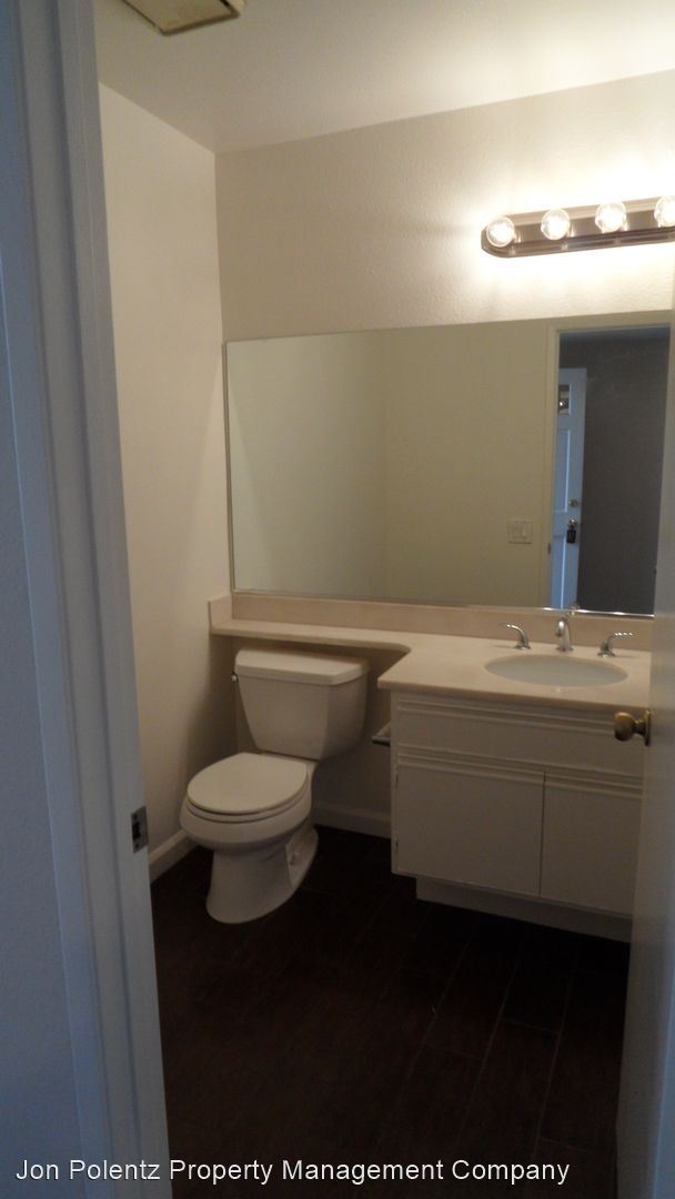 Foto del edificio - 2 br, 1.5 bath House - 487 Deerfield Ave.