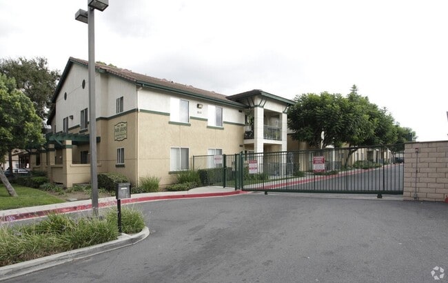 Foto del edificio - 850 E Grand Ave