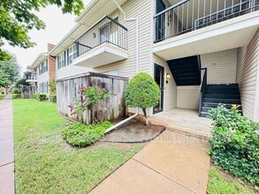 Building Photo - 3200 W Britton Rd