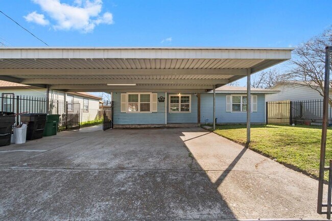 Building Photo - 9716 Edgeworth St