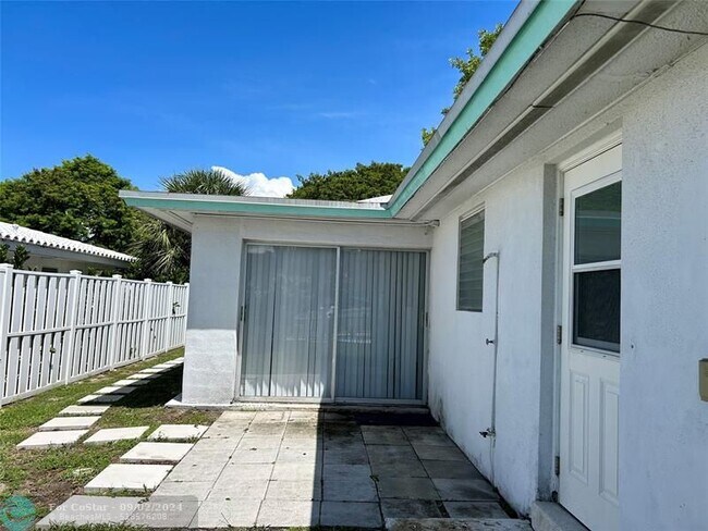 Building Photo - 4307 Sea Grape Dr