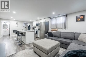 Building Photo - 242 W 17th St