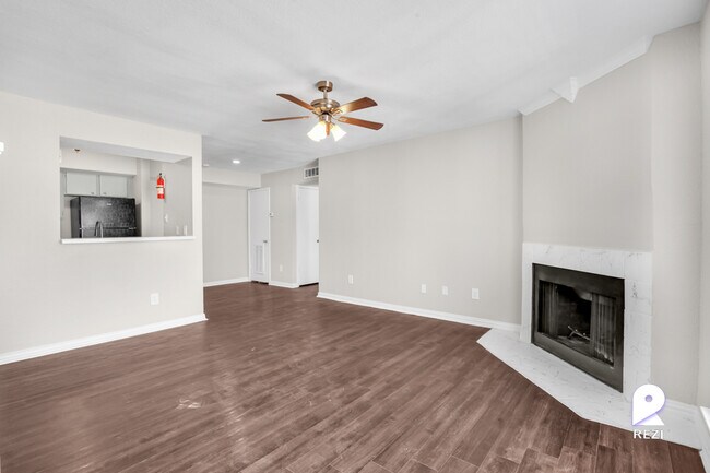 Foto del edificio - 13100 Stonefield Dr