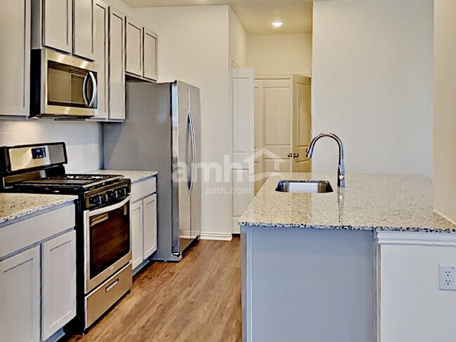 Building Photo - 2705 Deerfield Creek