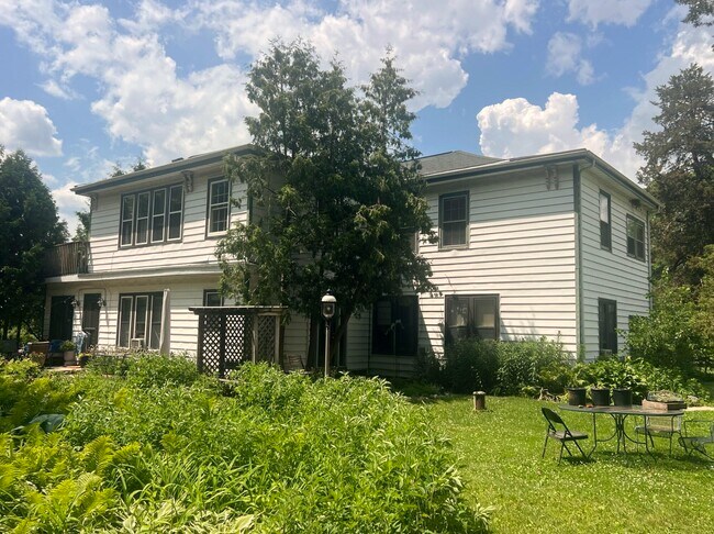 Foto del edificio - W379N5686 N Lake Rd